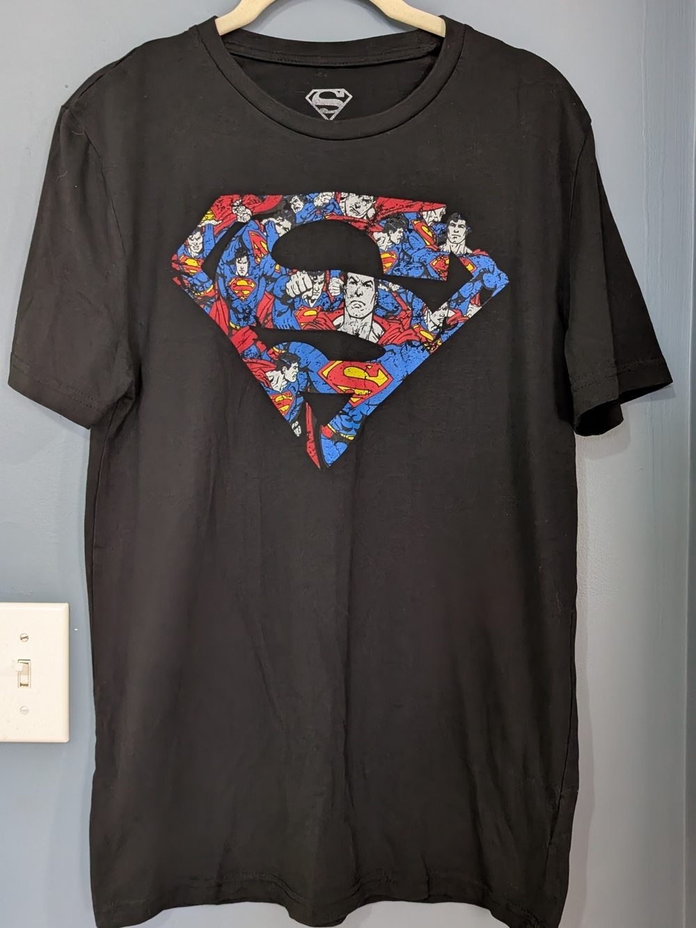 EUC Superman Graphic Men's T-Shirt Sz Medium *A8
